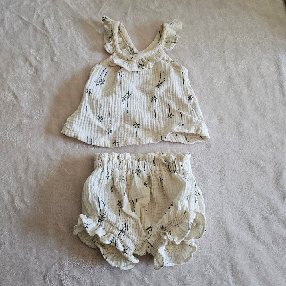 Grayson Collective Baby Girl VGUC 0-3m 2-Piece 100% Muslin Cotton Palm